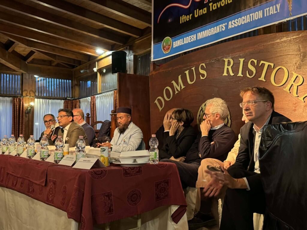 “Iftar, una tavola unita”: centinaia di persone a Torpignattara